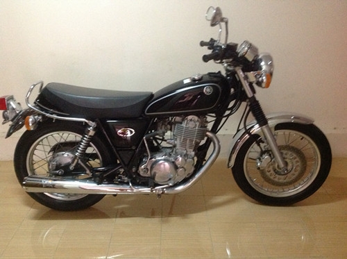 *** ขาย sr400 กุญแจชิฟ ปี 2005 กริ๊ปๆ ohm คอนหวัน 0858730704*** กุญแจชิฟ 2 ดอกครับ รถวิ่งมาแค่หมื่นกว่าโลเองครับ เดิมทุกเม็ด เครื่องมือครบ เอกสารอินวอยครับ ราคา 77000 บาท สนใจ 0858730704 ohm คอนหวัน