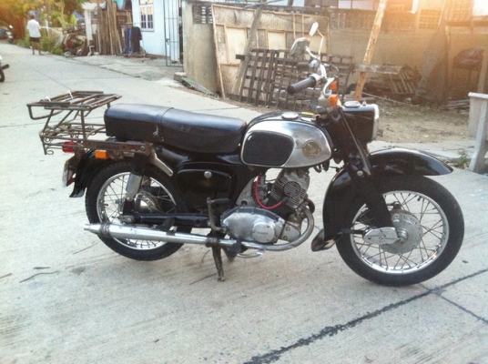 ขาย c92 โครงbenly ของครบ แท้ๆ สวยๆ ทะเบียนเต็ม โอน เครื่องดี ของเดิมทั้งคัน สีสวย  0819884773