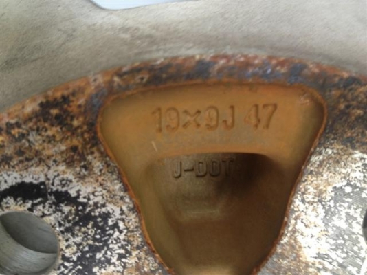 ขายล้อแม็กพร้อมยาง NISSAN FAIRLADY ขอบ 19