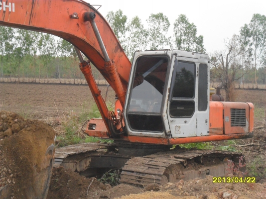 ขายด่วน  HITACHI  EX 200-1 สภาพพร้อมใช้