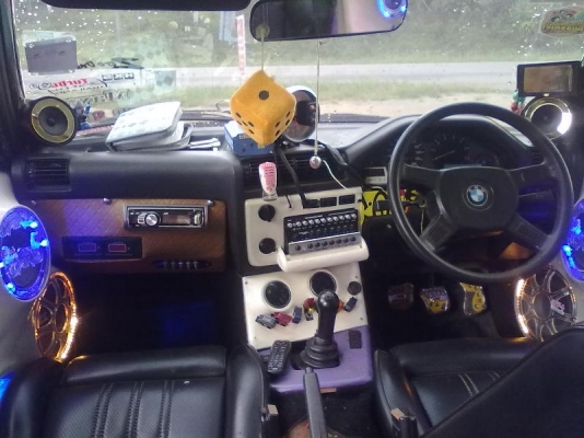 BMW E30 พร้อมใช้ เครื่องดี เครื่องเสียงเต็ม แค่85000 BMW E30 พร้อมใช้ เครื่องดี เครื่องเสียงเต็ม แค่85000