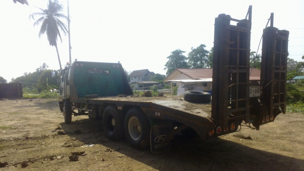 รถสิบล้อหัวลาก HINO 195 แรงม้า เพลาเดียว