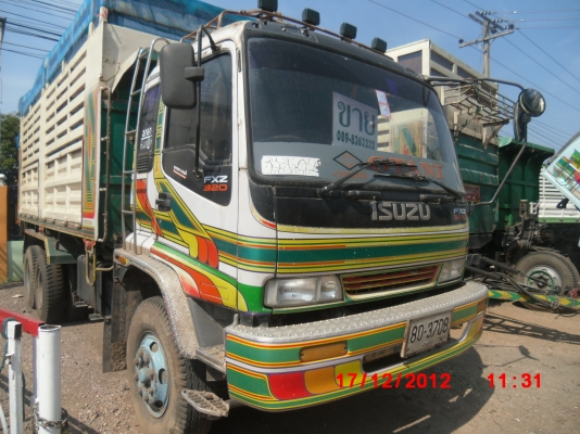 ต้องการขายสิบล้อ