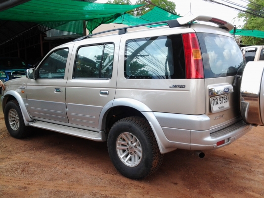 Ford everest 2.5 เกี่ยรธรรมดา ปี46 Ford everest 2.5 เกี่ยรธรรมดา ปี46