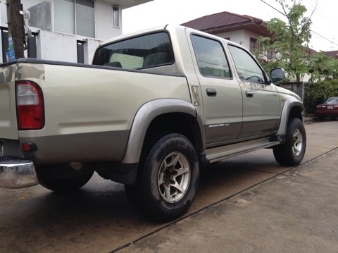 ปี2001 โตโยต้า ไฮลัก ไทเกอร์ 4ประตู เกียร์โฟเดิมๆ 4x4 เครือ่ง1เจ แกส LPG ประหยัดมากๆ