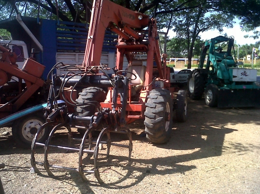 ขายรถคีบ4ล้อ  เครื่อง6BF เกียร์ธรรมดา มือไคเฮงหลี ด่วน