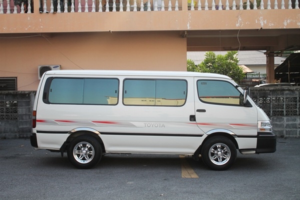 ขายรถตู้ HIACE หัวจรวด เครื่อง 3000 ขายรถตู้ HIACE หัวจรวด เครื่อง 3000