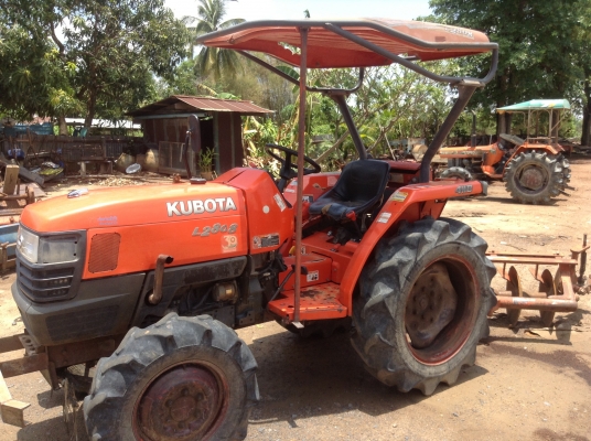 คูโบต้า L2808 4 WD 2 เพลา พร้อมผานตราช้าง 5 ใบเดิมๆครับ
