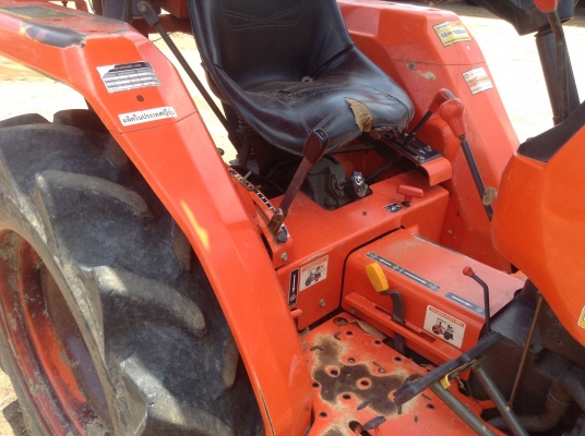 คูโบต้า L2808 4 WD 2 เพลา พร้อมผานตราช้าง 5 ใบเดิมๆครับ