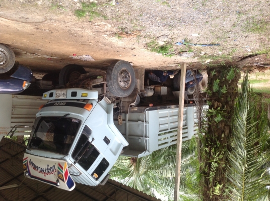 ISUZU 240 ขาวทำฟ้า เครื่อง270 uro2 เครื่องดำ