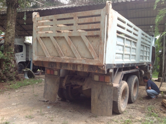 ISUZU 240 ขาวทำฟ้า เครื่อง270 uro2 เครื่องดำ