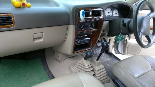 นิสสันฟรอนเทียร์ 4X4 รถครอบครัว 4 ประตู พร้อมลุย