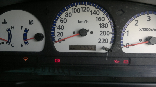 นิสสันฟรอนเทียร์ 4X4 รถครอบครัว 4 ประตู พร้อมลุย