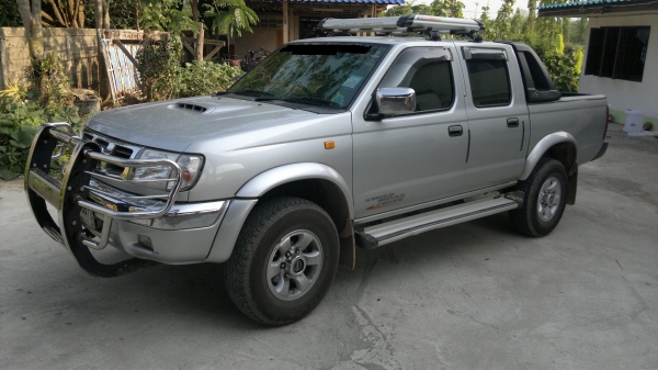 นิสสันฟรอนเทียร์ 4X4 รถครอบครัว 4 ประตู พร้อมลุย