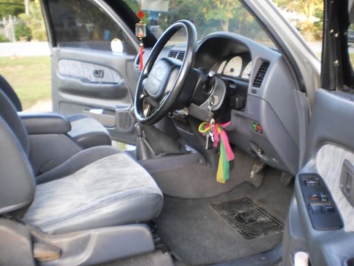 ขาย TOYOTA SR5 4WD ขาย TOYOTA SR5 4WD