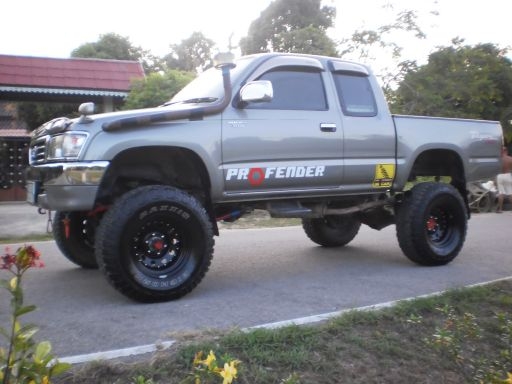 ขาย TOYOTA SR5 4WD ขาย TOYOTA SR5 4WD