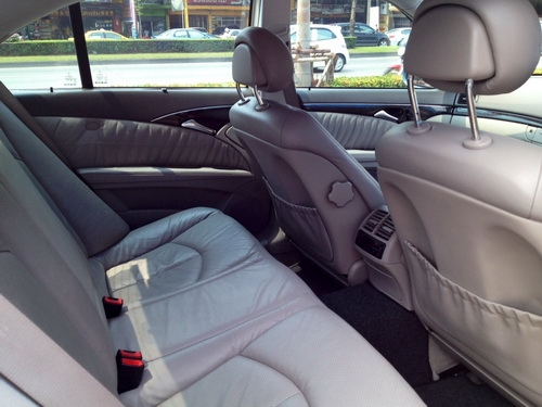 BENZ E240 AVANTGARDE AUTO ปี 2004 ขับดีออพชั่นครบ