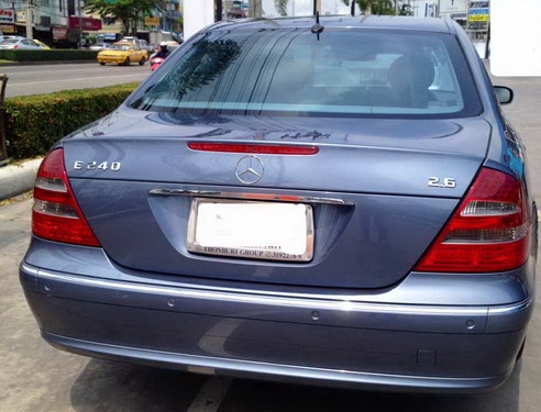 BENZ E240 AVANTGARDE AUTO ปี 2004 ขับดีออพชั่นครบ