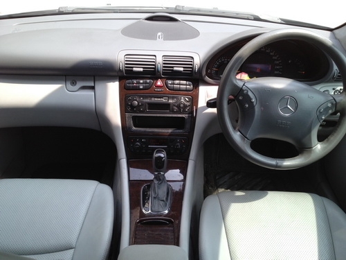 ขาย BENZ C200K ELEGANCE AUTO ปี 2004รถสวยขับดี