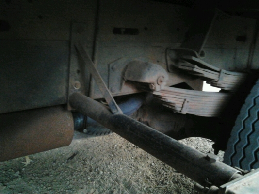 ISUZU KS 110 HP กระบะคอกเหล็กความยาว 4.30 เมตร เครื่องแห้งแรงดีไม่มีเยิ้ม หัวเก๋งภายในคอนโซลอยู่ครบ ช่วงล่างคานหน้า F เฟืองท้ายขนาดใหญ่ของ FUSO คัชซีสวยไม่มีผุ ยางสภาพดี 70\% พร้อมบรรทุกพร้อมใช้งาน เอกสารทะเบียนภาษีครบพร้อมโอน ราคาต่อรองได้ครับ