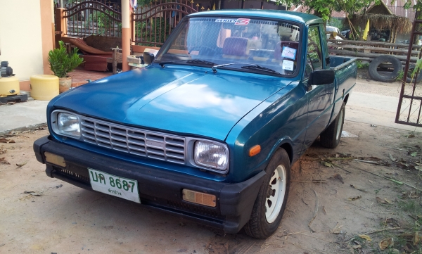 ขาย มาสด้า สี่ขอ ห้าเกียร์ สวยๆ  ครับ