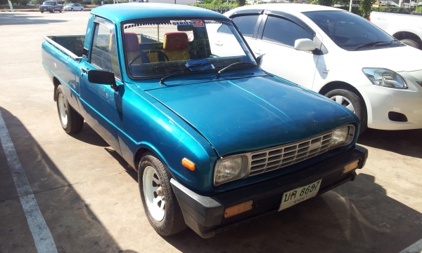 ขาย มาสด้า สี่ขอ ห้าเกียร์ สวยๆ  ครับ