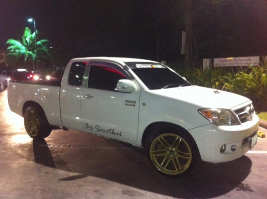 ขายวีโก้แต่งสวยปี06ขาย570000บาทรถมือเดียว