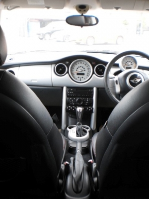 MINI  COOPER 1.6 AT