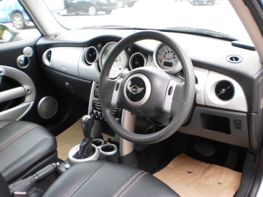 MINI  COOPER 1.6 AT