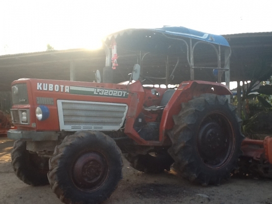 คูโบต้า L3202 4 WD 2 เพลาพร้อมโรตารี่ปั่นนา สภาพเดิมๆใช้งานได้ปรกติ