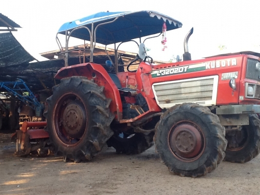 คูโบต้า L3202 4 WD 2 เพลาพร้อมโรตารี่ปั่นนา สภาพเดิมๆใช้งานได้ปรกติ