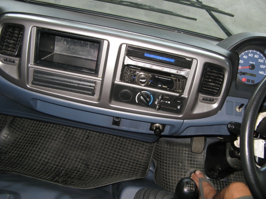 ขาย 6ล้อ ฮีโน่ เมก้า 175 แรง ยาว 5.50 ปี 2010 สภาพสวยเดิมเครื่องดี พร้อมใช้งาน ชมก่อนได้ครับ สนใจติดต่อ 081-9425443