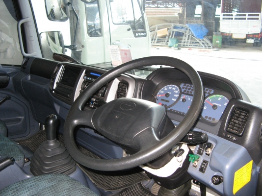 ขาย 6ล้อ ฮีโน่ เมก้า 175 แรง ยาว 5.50 ปี 2010 สภาพสวยเดิมเครื่องดี พร้อมใช้งาน ชมก่อนได้ครับ สนใจติดต่อ 081-9425443