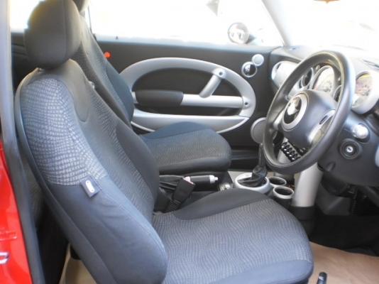 MINI COOPER 1.6 สีแดงสด