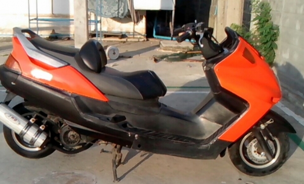 ขายYamaha majesty125ถูกเวอร์8900ครับสนใจ0853647170