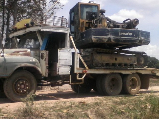 ขายเทลเล่อร์หัวยาว10ล้อ1เพลาพร้อมรถแบคโฮKOMUTSU120รุ่น2 พร้อมใช้งานครับ