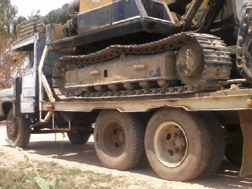 ขายเทลเล่อร์หัวยาว10ล้อ1เพลาพร้อมรถแบคโฮKOMUTSU120รุ่น2 พร้อมใช้งานครับ