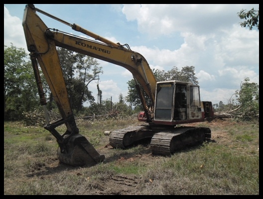 แมคโคร โคมัสสุ PC 200-5 สภาพดี สวยๆ