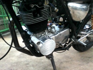 ขาย-แลก sr400 ปี96 คาเฟ่