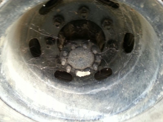 รถฮีโน่ 6 ล้อ ติดเครน 3.5 ตัน 130 แรงม้า  สนใจติดต่อ 081 - 6079515