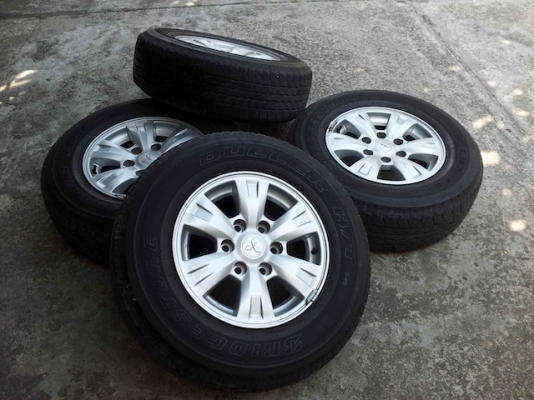 ขายแม็ก16 มิตซู ไทรทัน พร้อมยาง 245-70 R16 สภาพเดิม ๆ