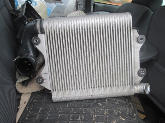 ขาย อินเตอร์เทอร์โบ Dmax เครื่อง 3000 วางบนเครื่องยนต์