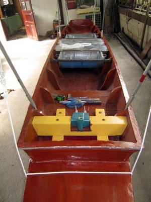 ขายเรือ 3 วา + เครื่อง 5.5 แรง  พร้อมขายของ