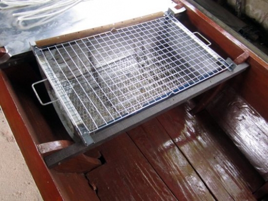 ขายเรือ 3 วา + เครื่อง 5.5 แรง  พร้อมขายของ