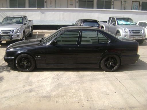 ขาย BMW E34 1JZ+LPG ชุดแต่ง AC รอบคัน ไฟวงแหวนครับ ด่วนๆ