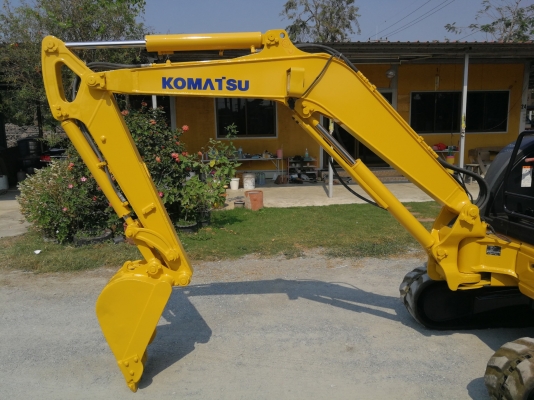 มาใหม่ ถึงไทยแล้วคับ KOMATSU PC 30MR-2 จากญี่ปุ่น สวยมาก โทร.090-986-2521 อ๊อบ