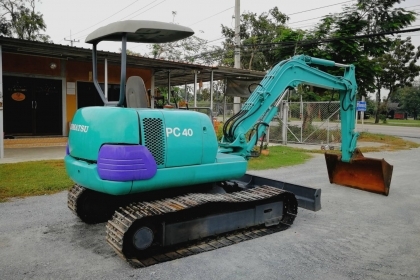 รถญี่ปุ่นเกรดA ขายถูก KOMATSU PC40-7 นำเข้าจากญี่ปุ่น โทร.090-986-2521 อ๊อบ