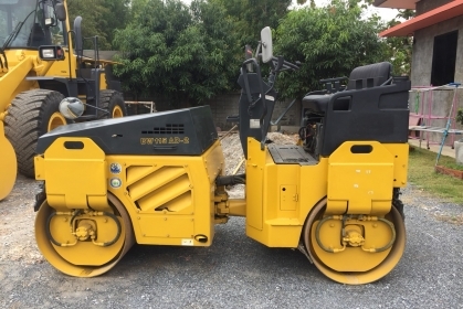 ขาย BOMAG BW115AD-2 นำเข้าจากญี่ปุ่น โทร.090-986-2521 อ๊อบ