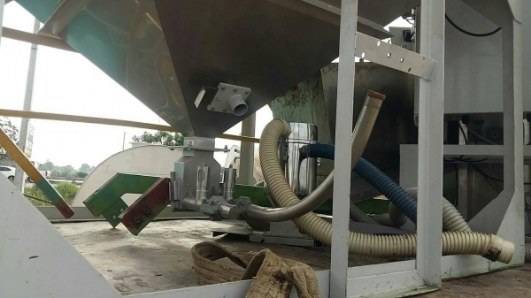 มาเจิมร้านใหม่ได้เลยครับ สินค้าคุณภาพดีเหมือนเดิม เพิ่มเติมคือของเยอะขึ้น สถานที่ใหม่ไฉไลกว่าเก่า