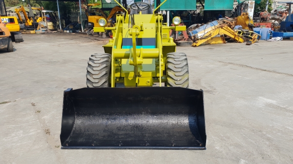 ขาย รถตัก MITSUBISHI รุ่น WS200 มือสองญี่ปุ่น ตักได้ ครึ่งคิว สองเพลา เอวอ่อน สวยพร้อมใช้งาน มือถือ 0818753444